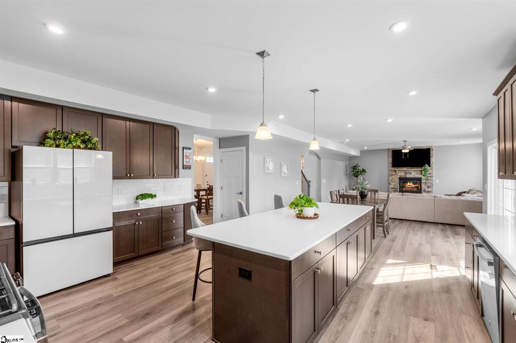 Greenville, South Carolina, 29607, United States, 6 Bedrooms Bedrooms, ,4 BathroomsBathrooms,Residential,For Sale,1986555