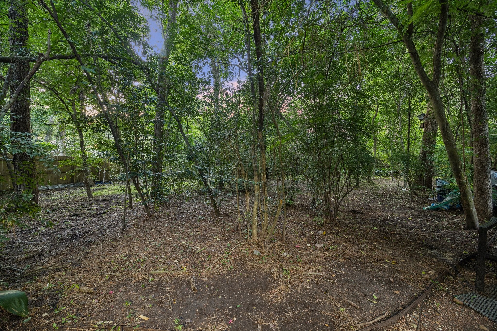  2411 Oakbank Drive - 物件實景