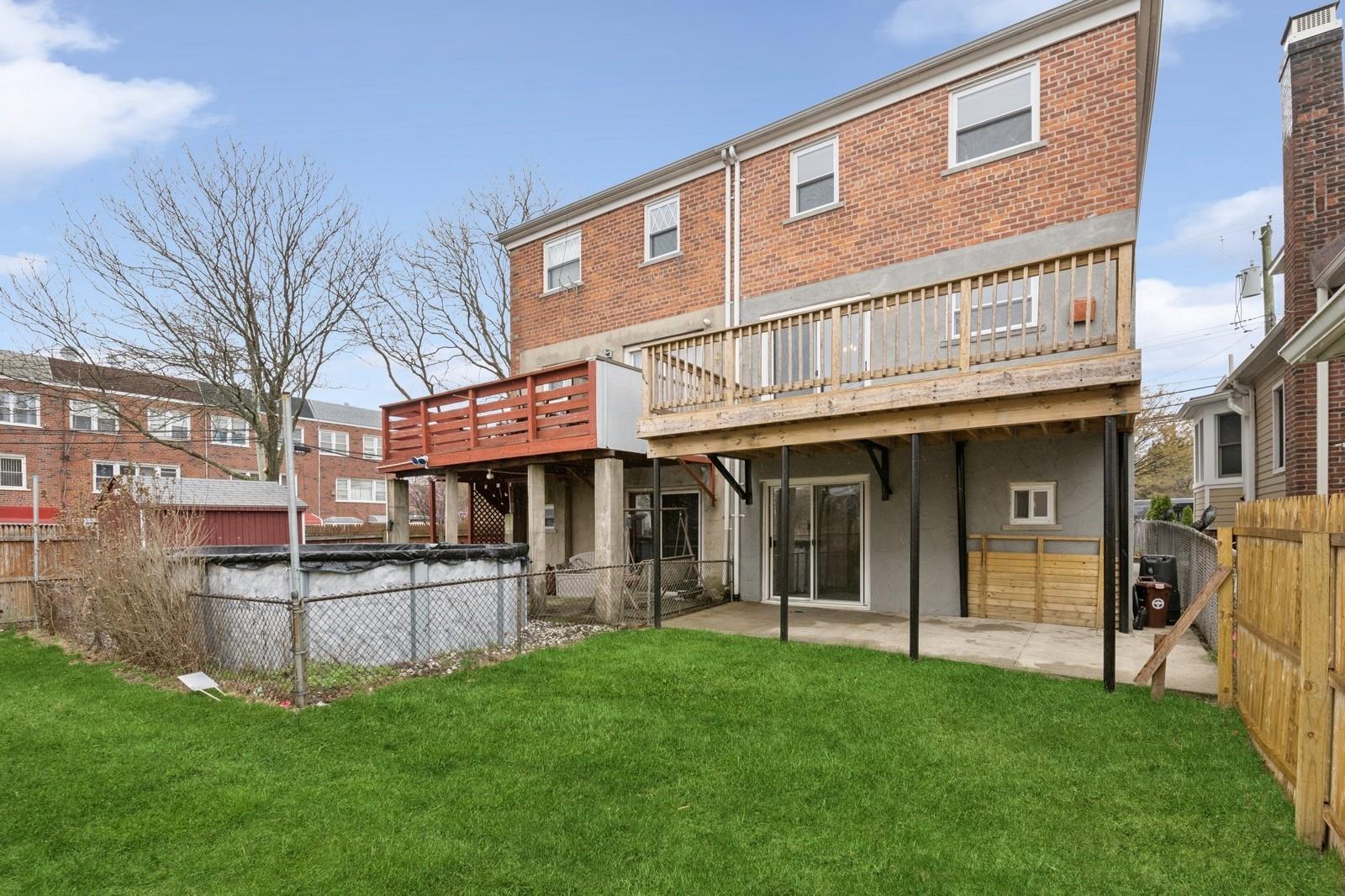 Bronx, New York, 10465, United States, 3 Bedrooms Bedrooms, ,2 BathroomsBathrooms,Residential,For Sale,1794216