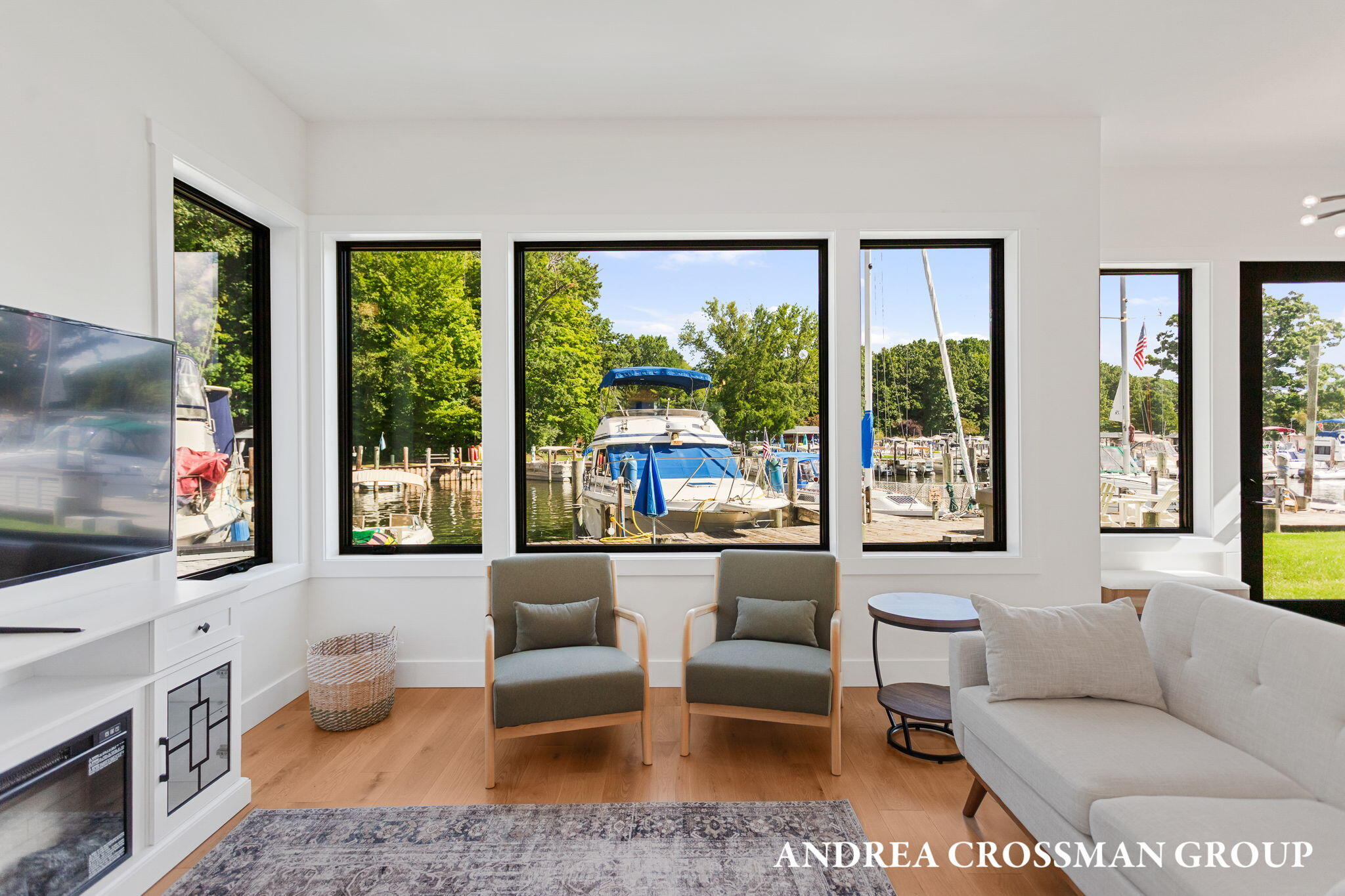 South Haven, Michigan, 49090, United States, 3 Bedrooms Bedrooms, ,3 BathroomsBathrooms,Residential,For Sale,1987692