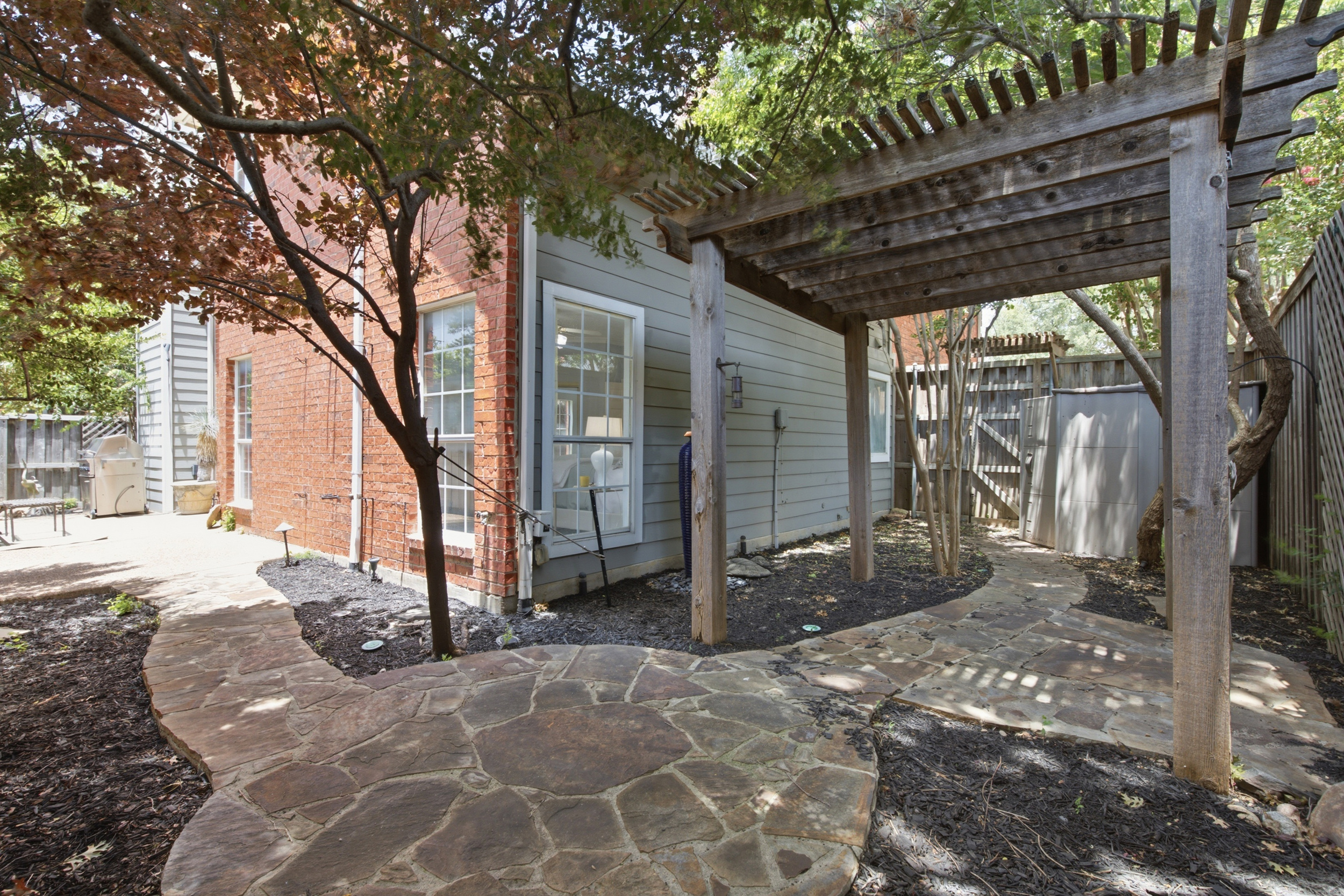  Updated Addison Gem  3 Beds + Game Room  Low-Maintenance Living - 物件實景