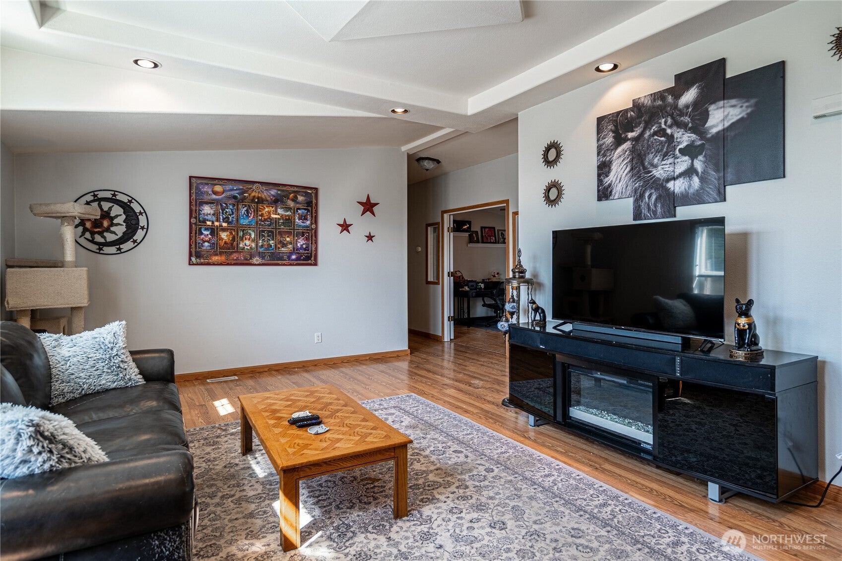 Manson, Washington, 98831, United States, 3 Bedrooms Bedrooms, ,2 BathroomsBathrooms,Residential,For Sale,1901379
