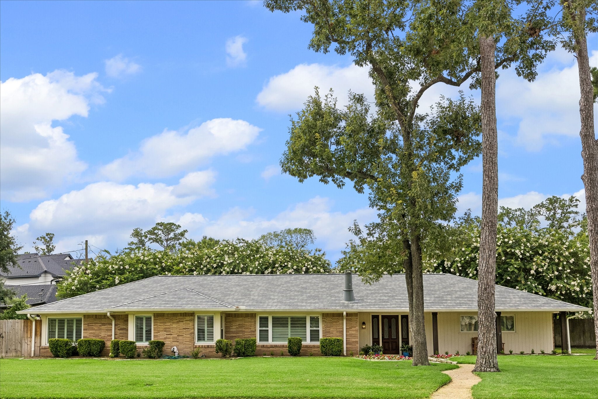  8443 Westview Drive - 物件實景