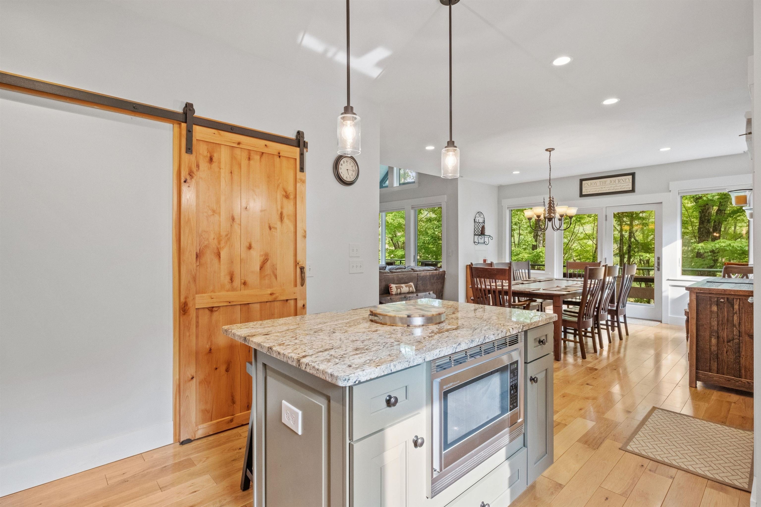 Lincoln, New Hampshire, 03251, United States, 5 Bedrooms Bedrooms, ,3 BathroomsBathrooms,Residential,For Sale,1981884