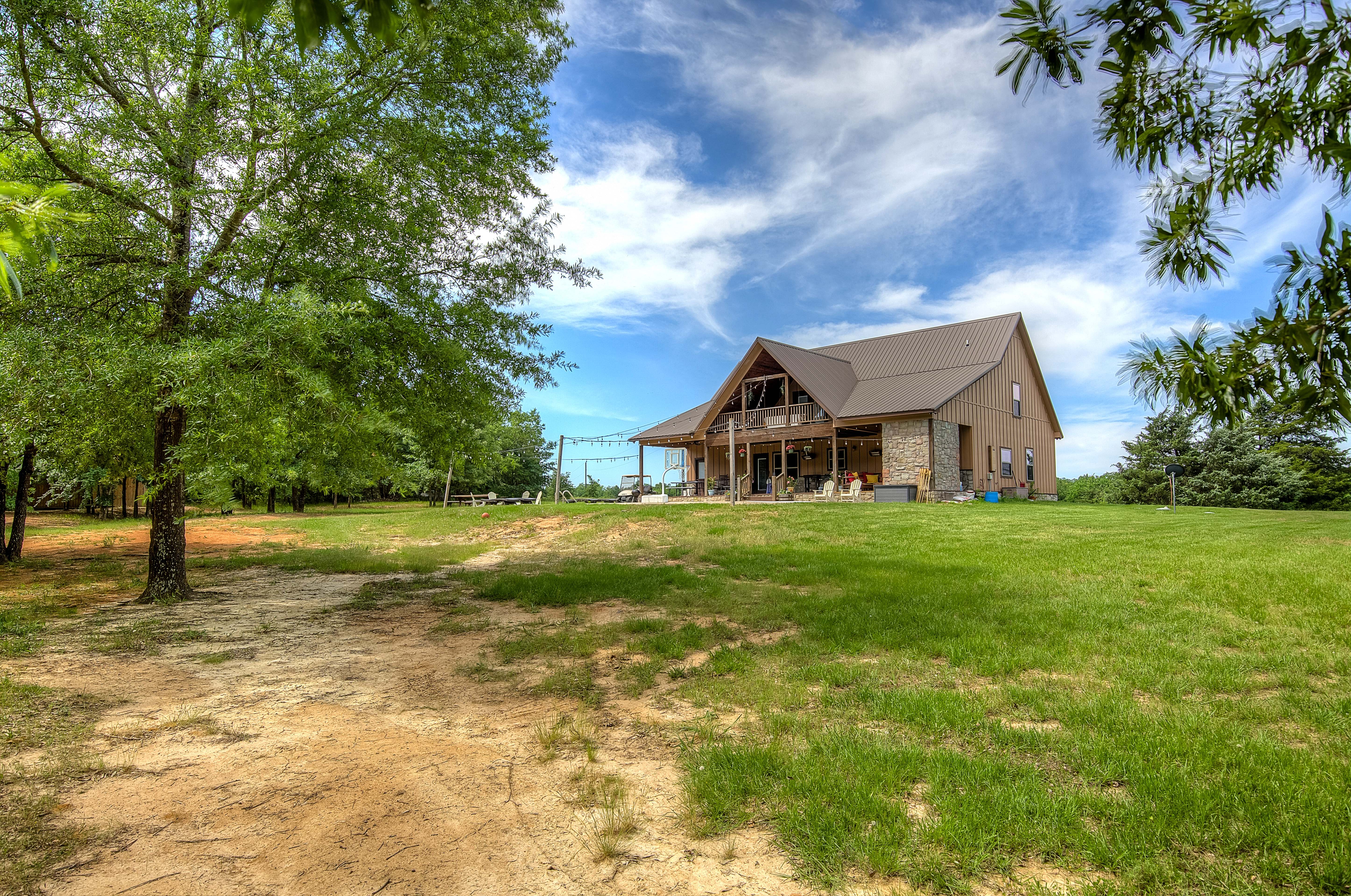 Sulphur Springs, Texas, 75482, United States, 4 Bedrooms Bedrooms, ,4 BathroomsBathrooms,Residential,For Sale,1981716