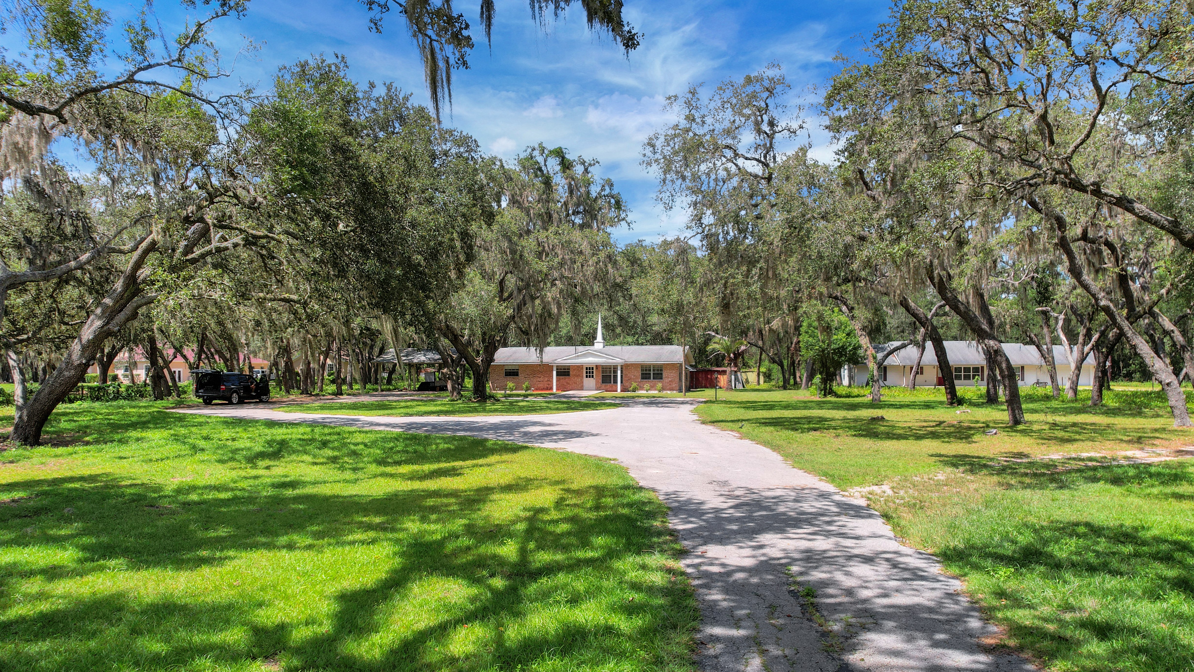 Lady Lake, Florida, 32159, United States, 6 Bedrooms Bedrooms, ,5 BathroomsBathrooms,Residential,For Sale,1921819