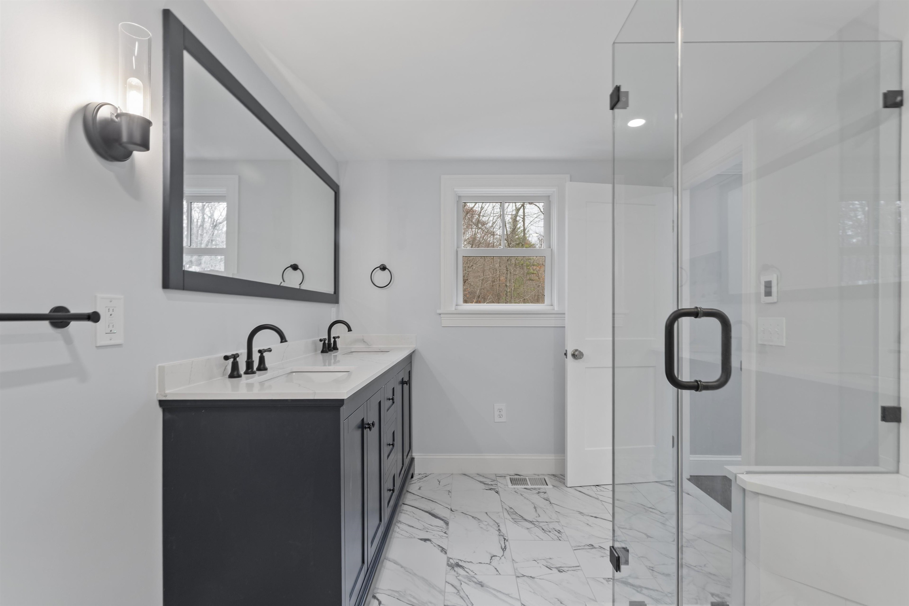 Portsmouth, New Hampshire, 03801, United States, 3 Bedrooms Bedrooms, ,1 BathroomBathrooms,Residential,For Sale,1991010