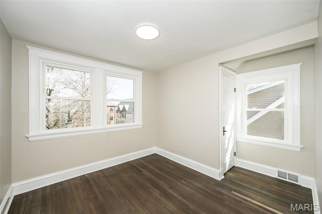 St Louis, Missouri, 63105, United States, 4 Bedrooms Bedrooms, ,4 BathroomsBathrooms,Residential,For Sale,1901233