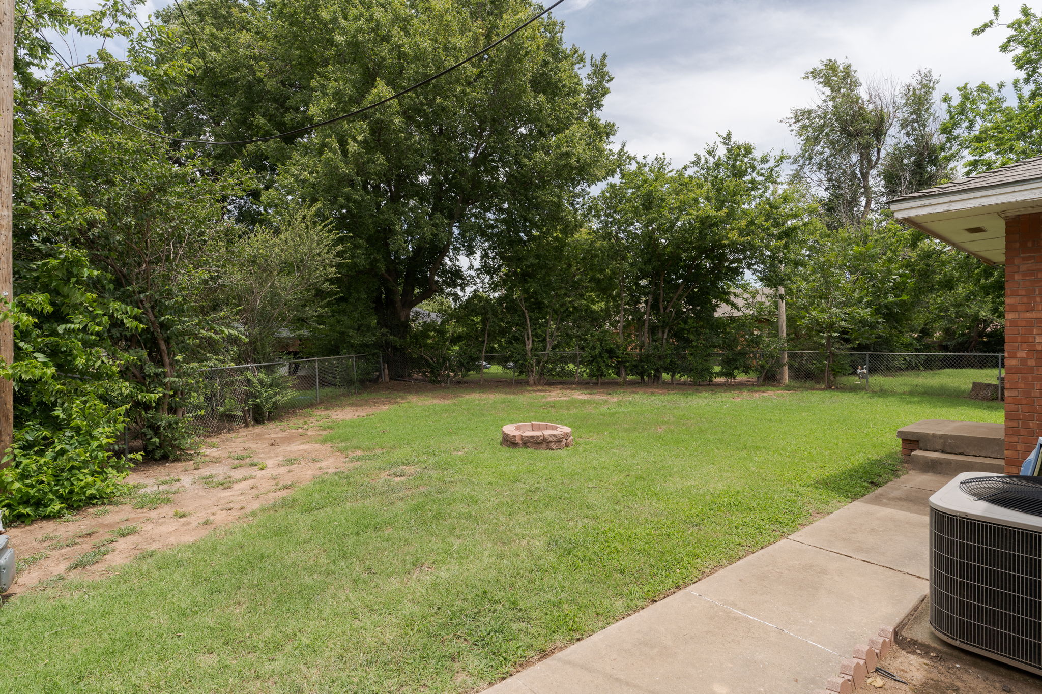  2505 Ashley Drive, The Village, OK 73120 - 物件實景