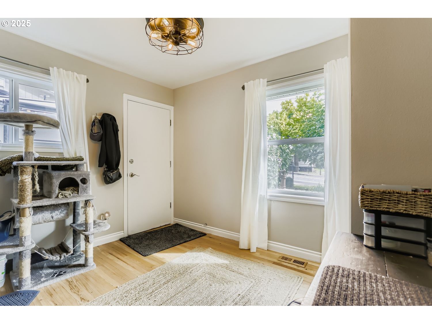 Milwaukie, Oregon, 97267, United States, 4 Bedrooms Bedrooms, ,2 BathroomsBathrooms,Residential,For Sale,1973771