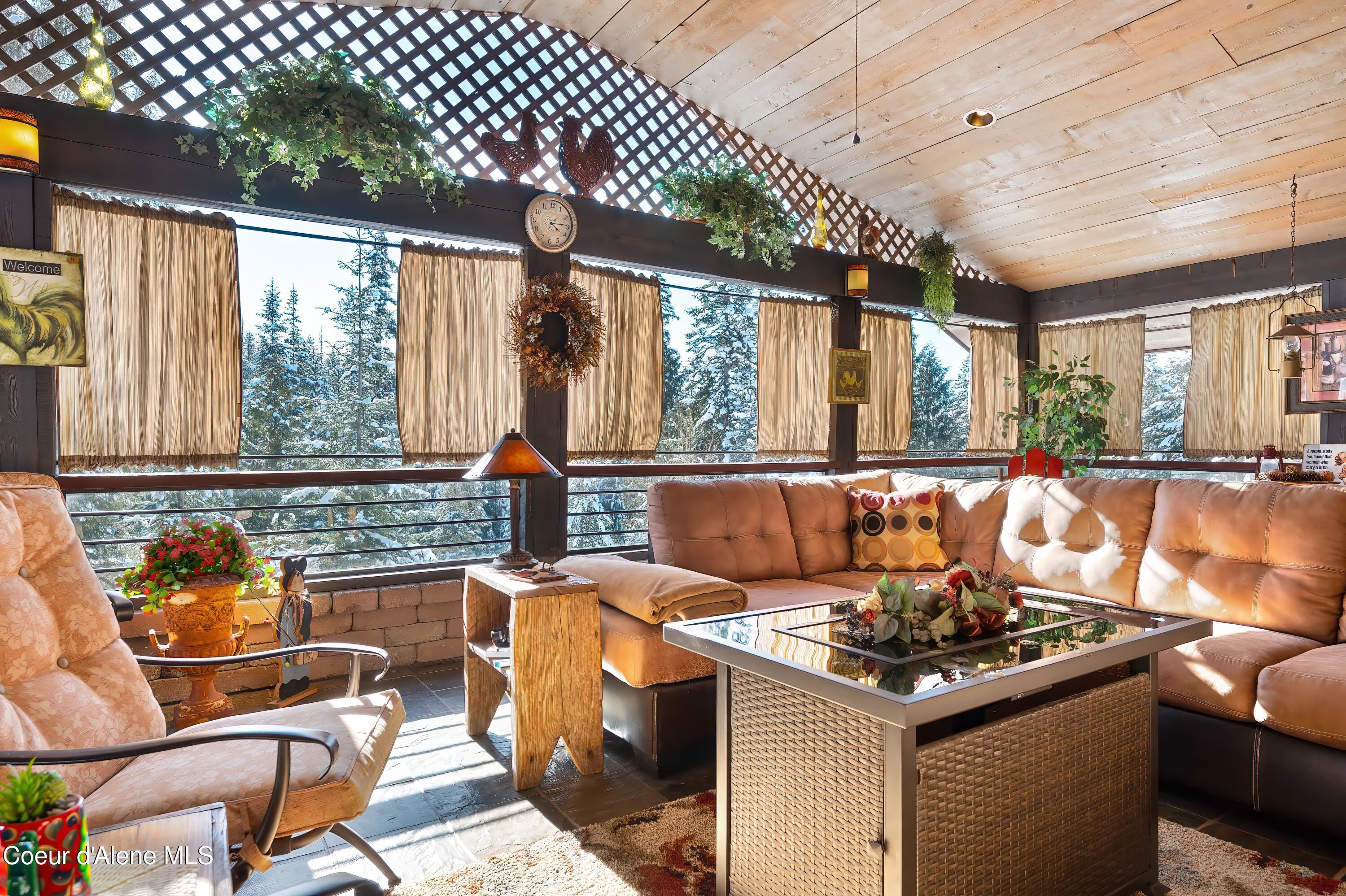 St. Maries, Idaho, 83861, United States, 3 Bedrooms Bedrooms, ,3 BathroomsBathrooms,Residential,For Sale,2011684