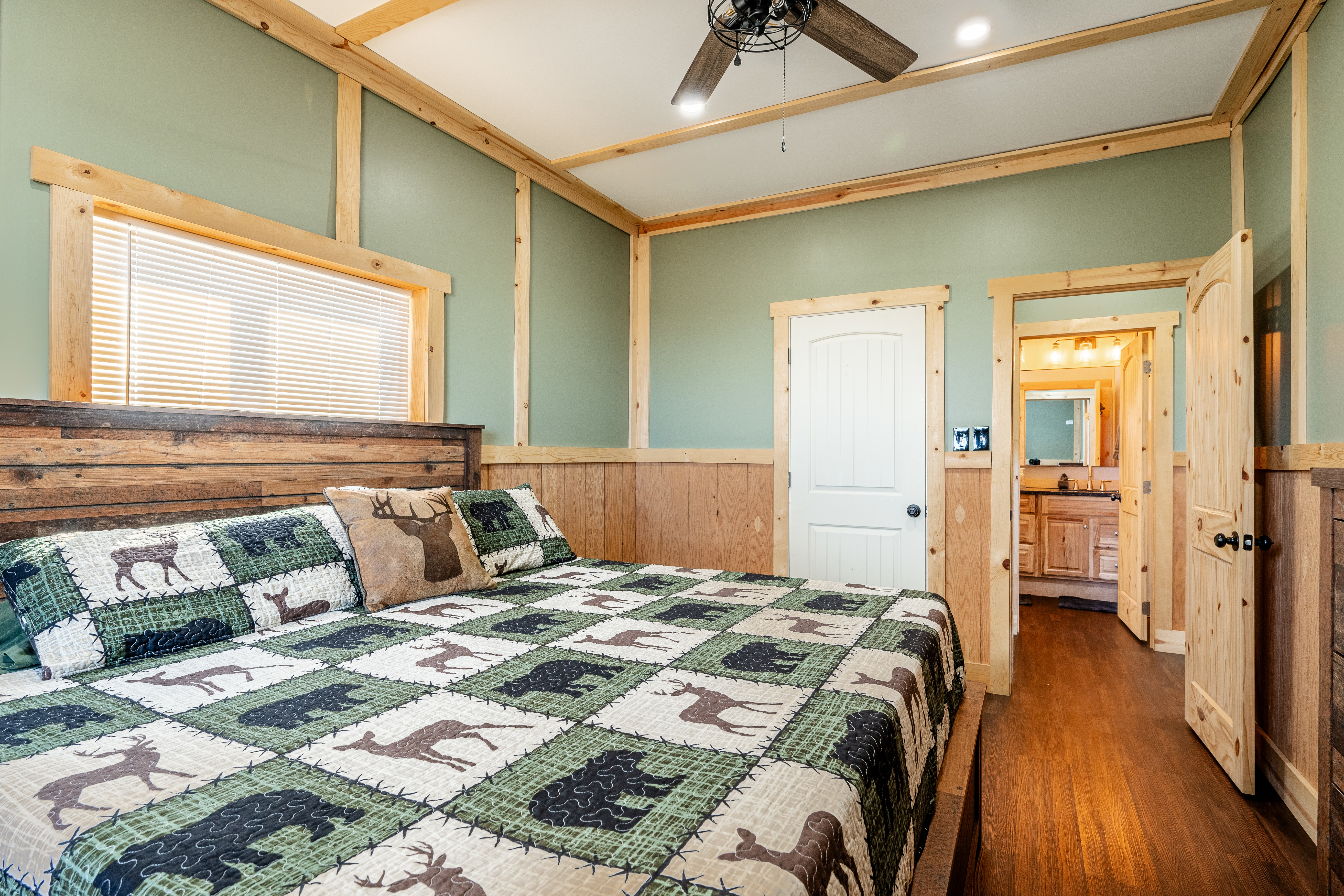 Ranchester, Wyoming, 82839, United States, 2 Bedrooms Bedrooms, ,1 BathroomBathrooms,Residential,For Sale,1813697