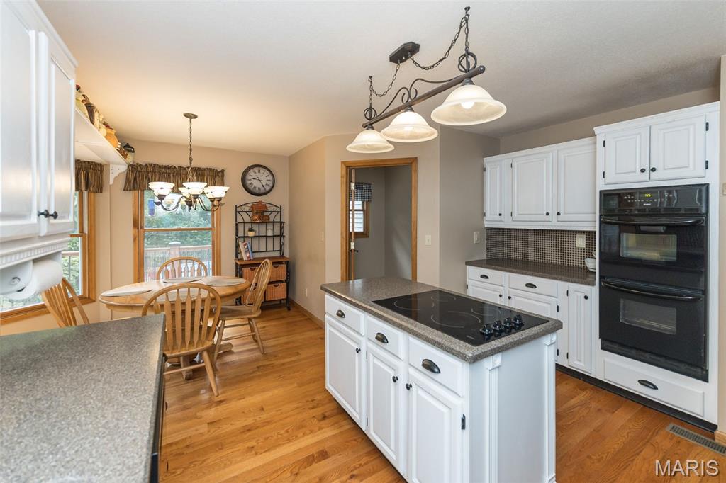 Eureka, Missouri, 63025, United States, 4 Bedrooms Bedrooms, ,4 BathroomsBathrooms,Residential,For Sale,1941693
