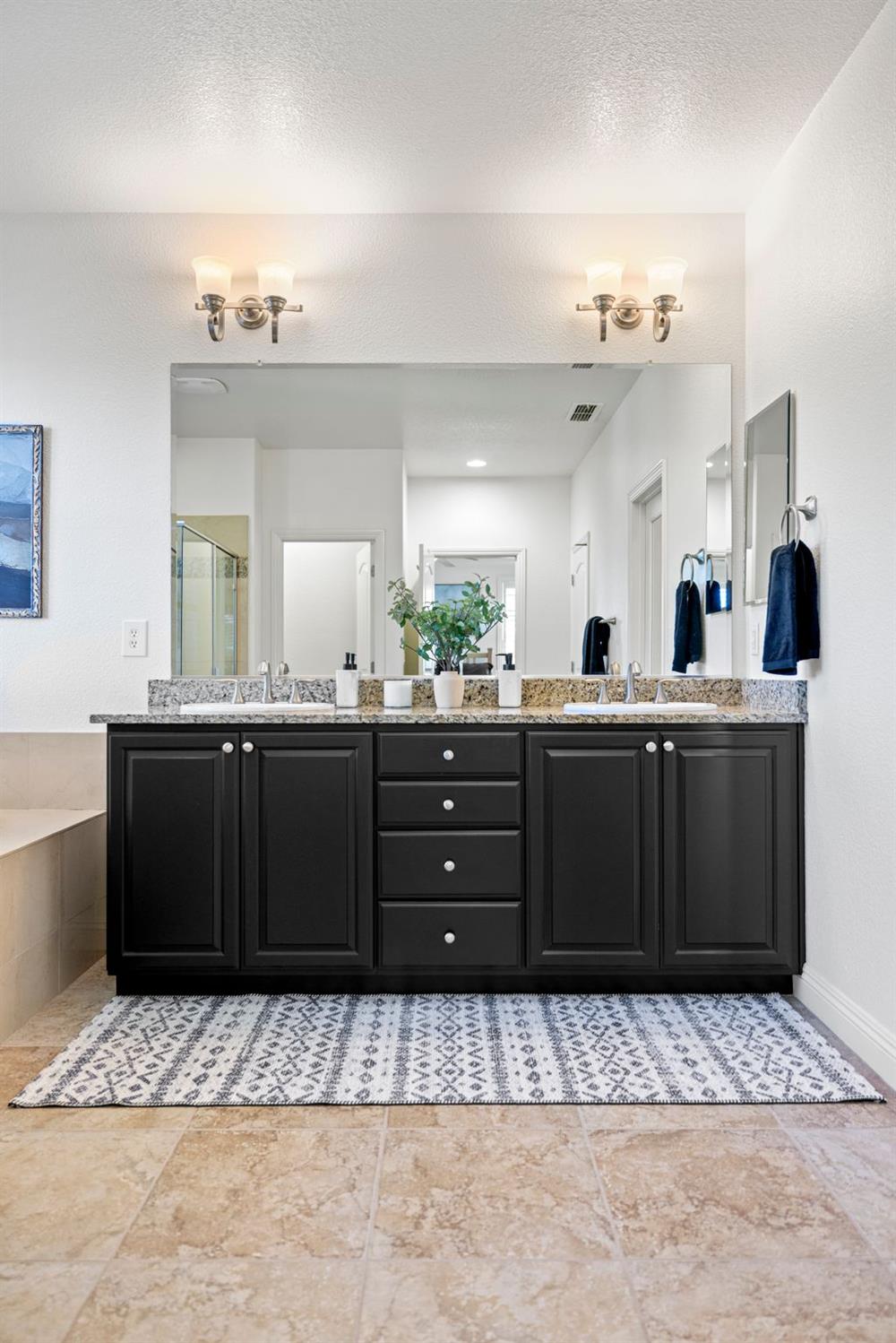 El Dorado Hills, California, 95762, United States, 4 Bedrooms Bedrooms, ,3 BathroomsBathrooms,Residential,For Sale,1925996