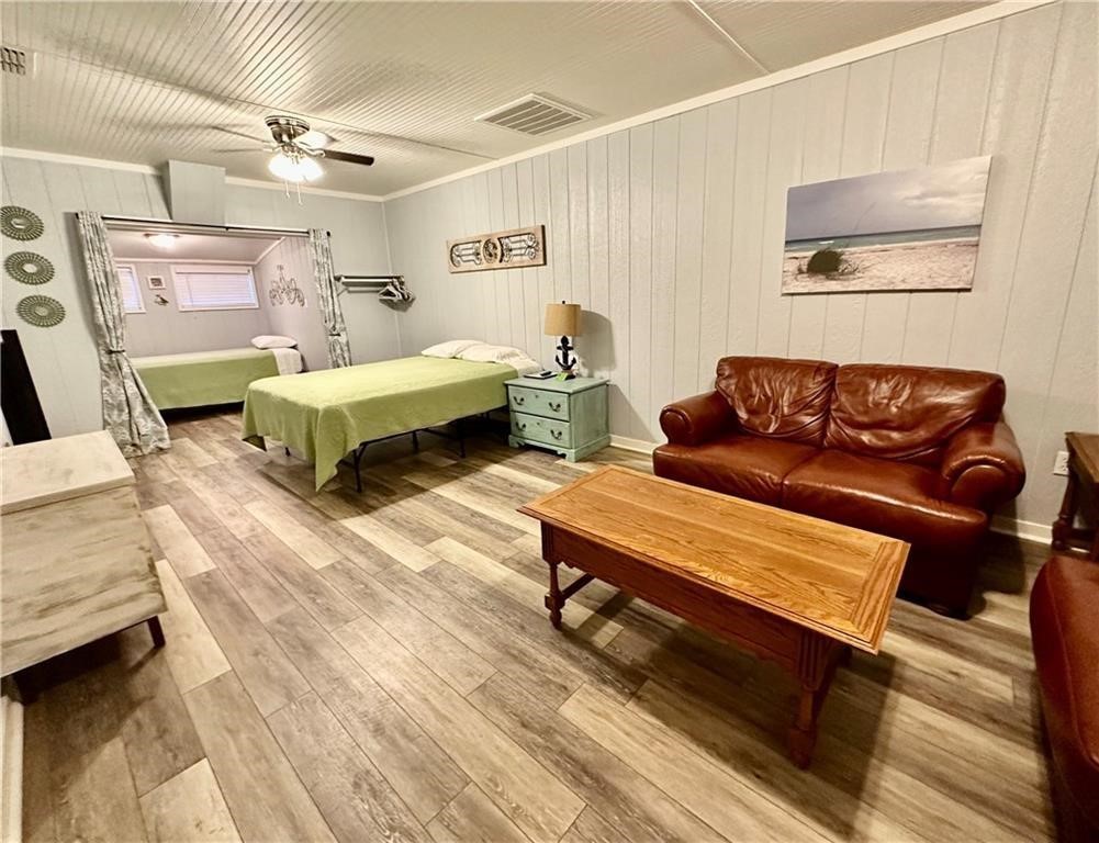 Corpus Christi, Texas, 78402, United States, 4 Bedrooms Bedrooms, ,3 BathroomsBathrooms,Residential,For Sale,1934192
