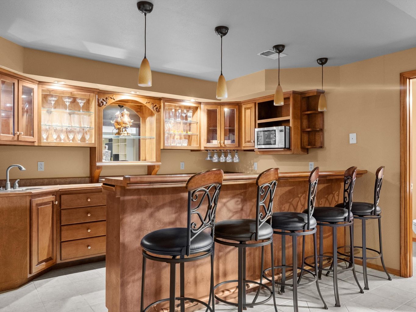 Manitowoc, Wisconsin, 54220, United States, 4 Bedrooms Bedrooms, ,4 BathroomsBathrooms,Residential,For Sale,1982773