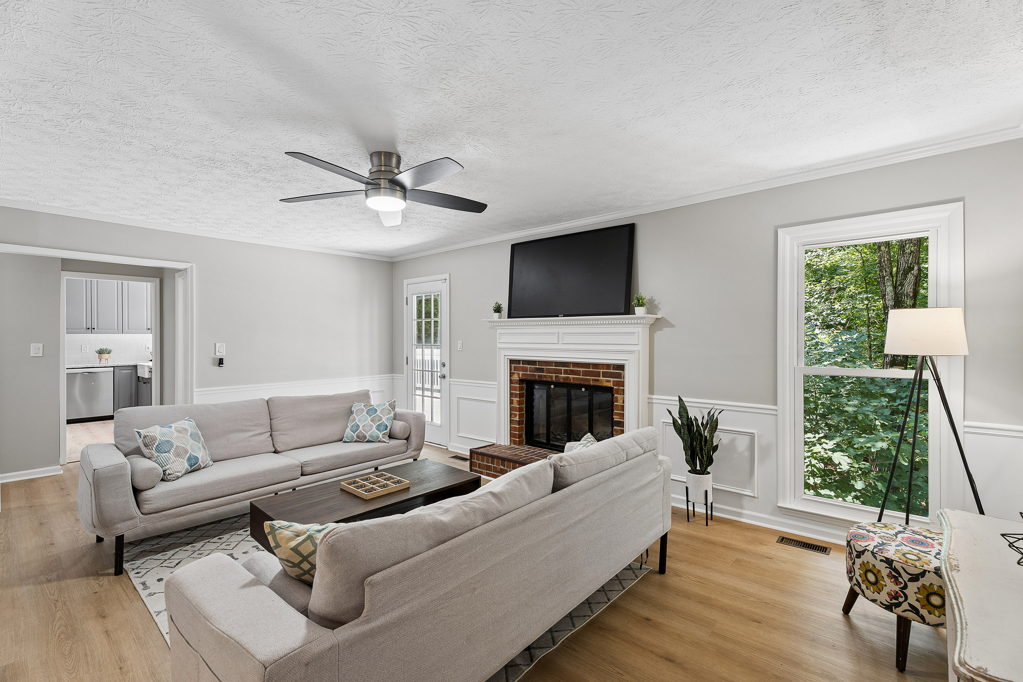  Beautifully Updated Two-story Traditional Home Nestled on a Quiet Cul-de-sac - 物件實景