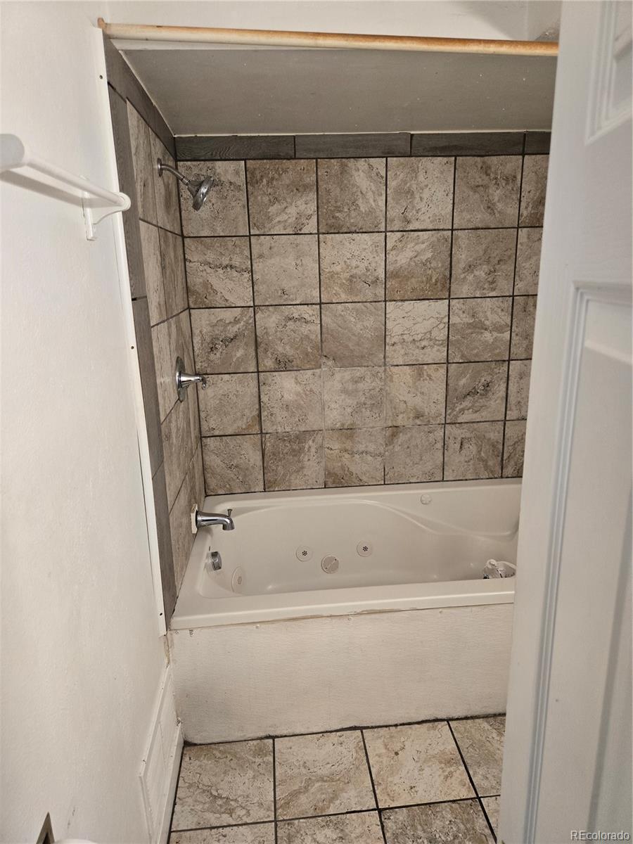 Lakewood, Colorado, 80215, United States, 4 Bedrooms Bedrooms, ,2 BathroomsBathrooms,Residential,For Sale,1875138