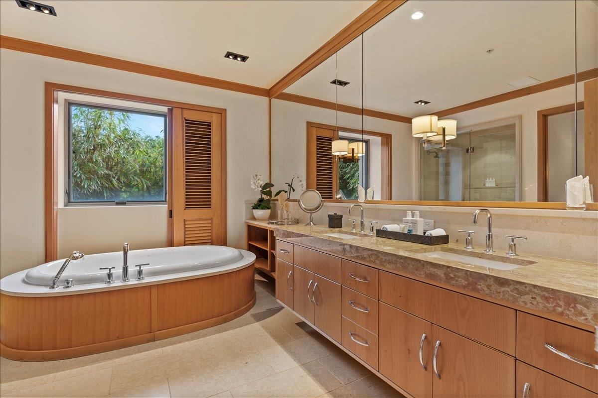 Lahaina, Hawaii, 96761, United States, 3 Bedrooms Bedrooms, ,4 BathroomsBathrooms,Residential,For Sale,1927405