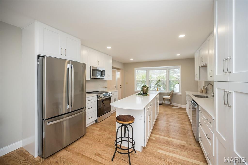 Ellisville, Missouri, 63011, United States, 4 Bedrooms Bedrooms, ,3 BathroomsBathrooms,Residential,For Sale,2002113