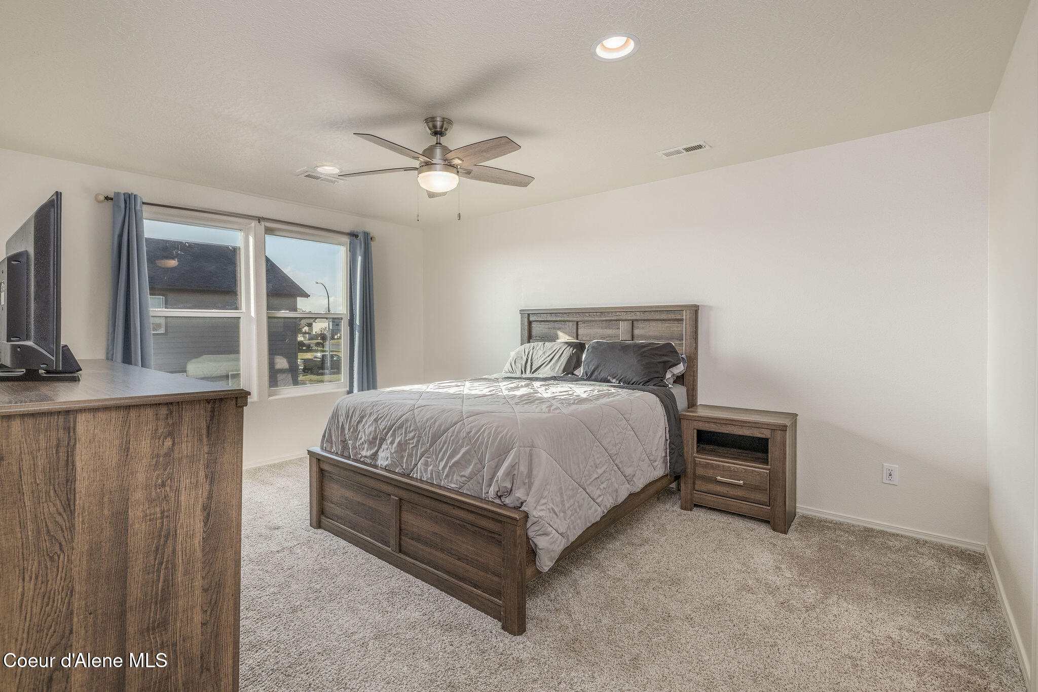 Post Falls, Idaho, 83854, United States, 3 Bedrooms Bedrooms, ,2 BathroomsBathrooms,Residential,For Sale,1996054