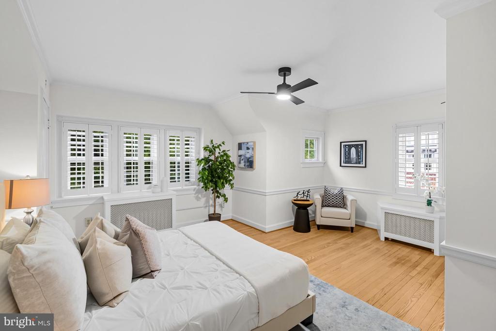 Washington, District of Columbia, 20007, United States, 4 Bedrooms Bedrooms, ,3 BathroomsBathrooms,Residential,For Sale,1975230