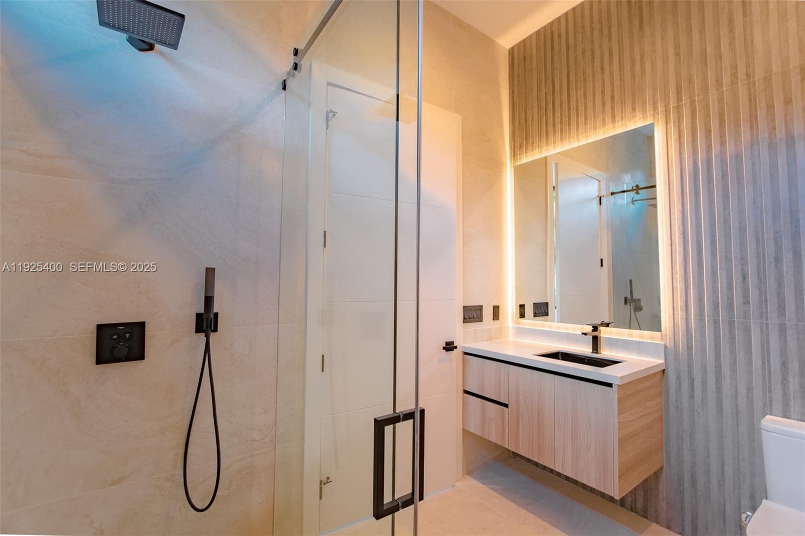 Pinecrest, Florida, 33156, United States, 6 Bedrooms Bedrooms, ,8 BathroomsBathrooms,Residential,For Sale,2003369