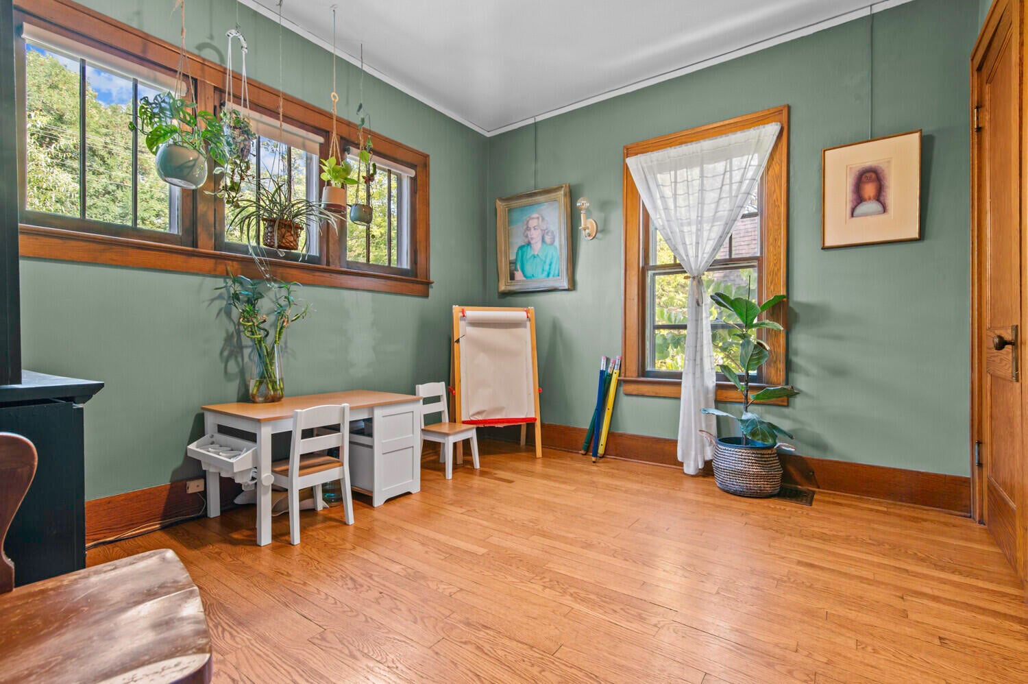 Ann Arbor, Michigan, 48103, United States, 4 Bedrooms Bedrooms, ,3 BathroomsBathrooms,Residential,For Sale,1991262