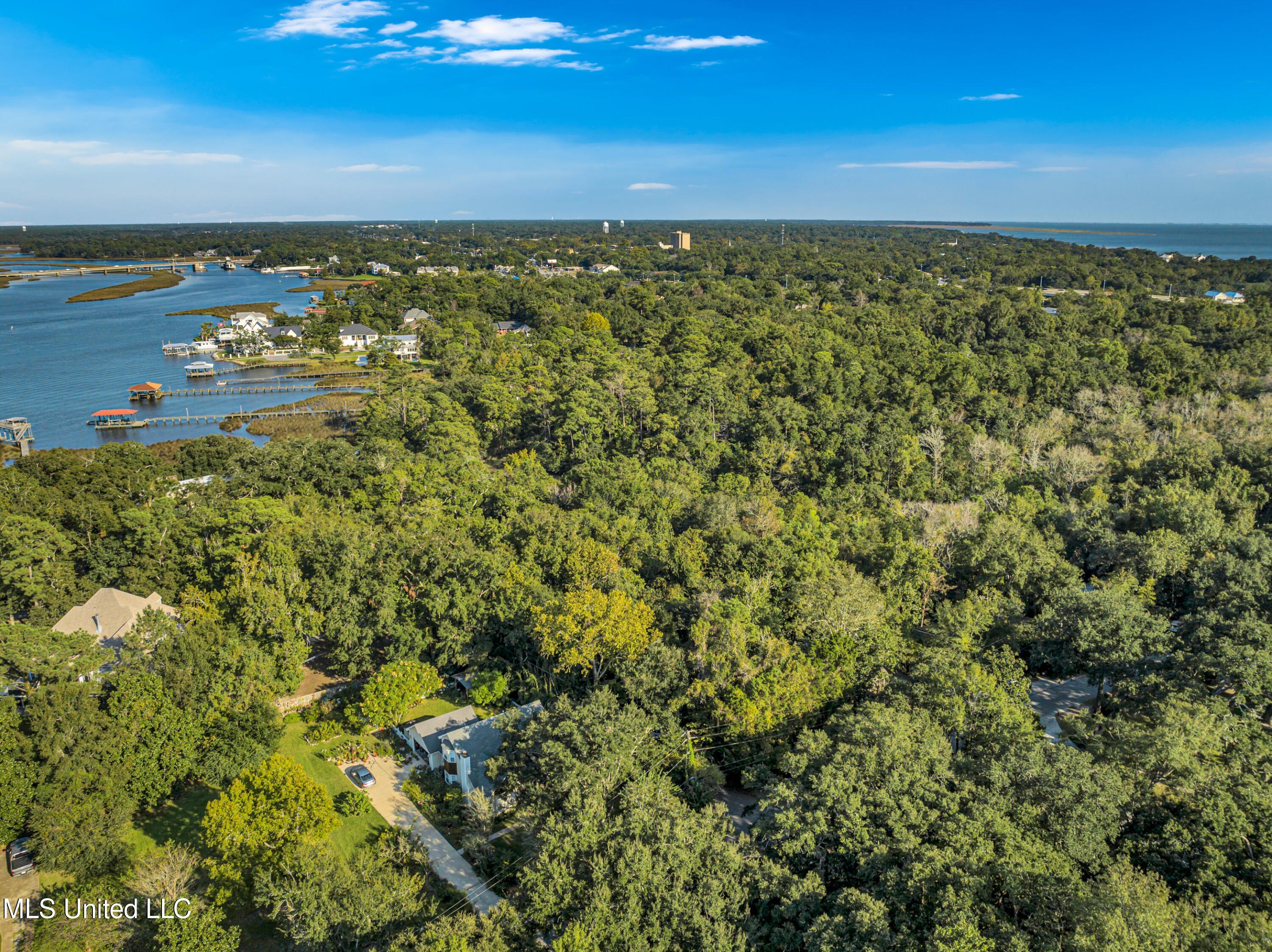 Ocean Springs, Mississippi, 39564, United States, 3 Bedrooms Bedrooms, ,4 BathroomsBathrooms,Residential,For Sale,1942785