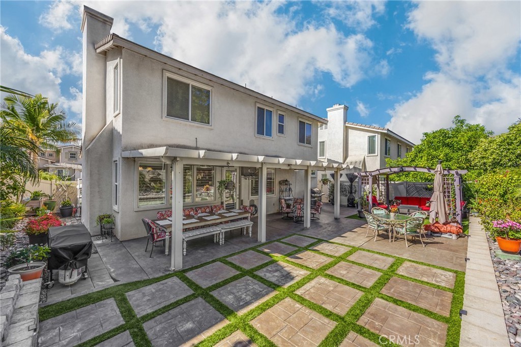 Highland, California, 92346, United States, 5 Bedrooms Bedrooms, ,4 BathroomsBathrooms,Residential,For Sale,1975200