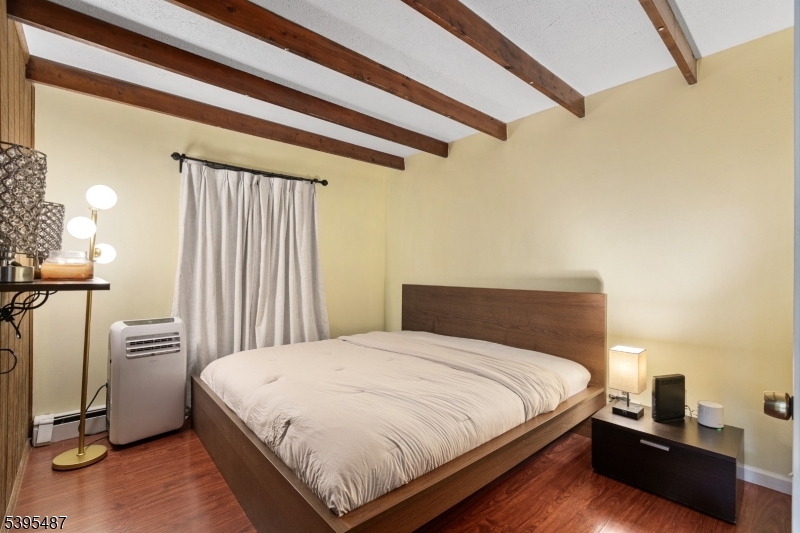 Wayne Twp., New Jersey, 07470, United States, 5 Bedrooms Bedrooms, ,2 BathroomsBathrooms,Residential,For Sale,1988198