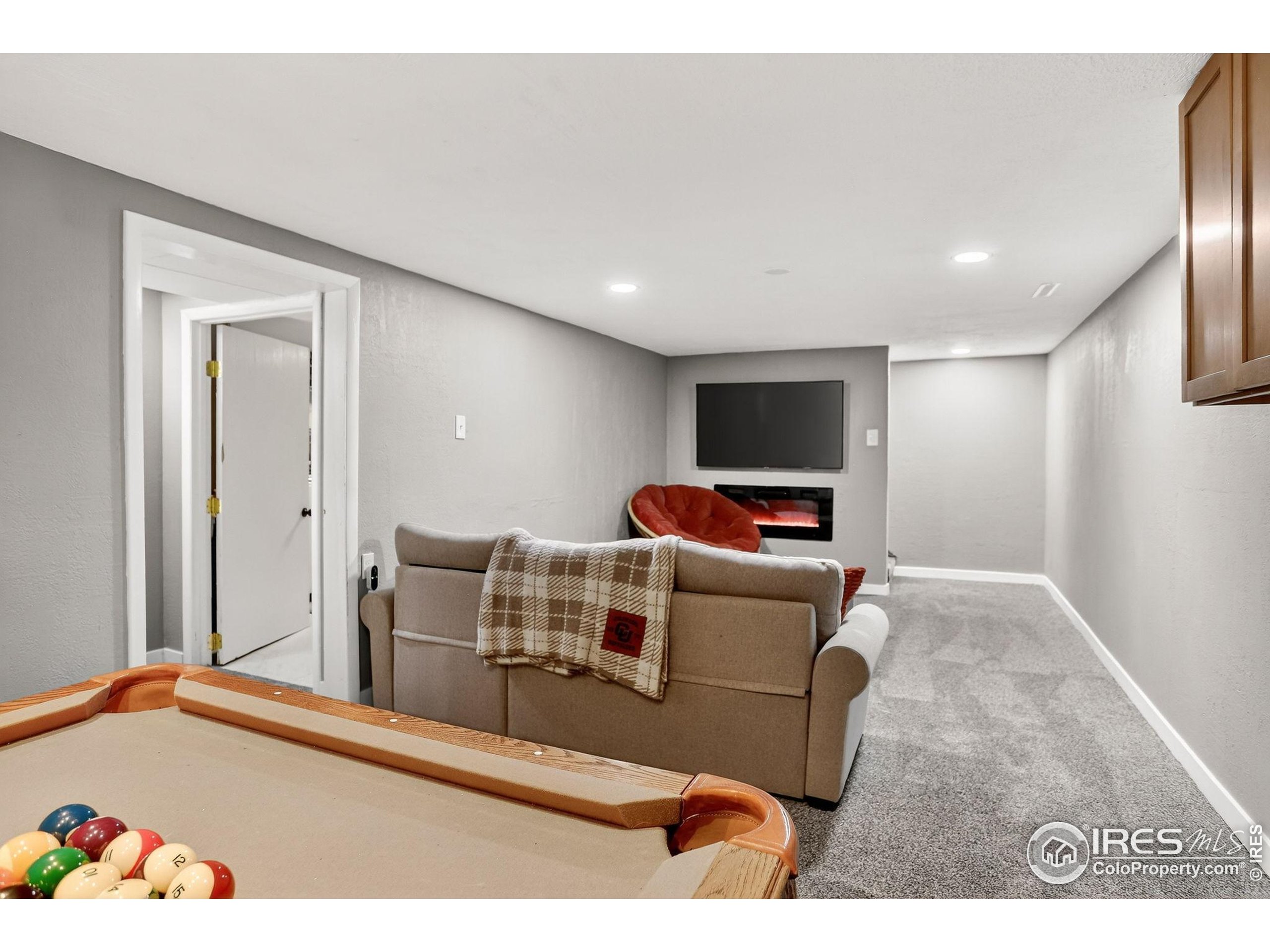 Longmont, Colorado, 80501, United States, 3 Bedrooms Bedrooms, ,1 BathroomBathrooms,Residential,For Sale,1948840