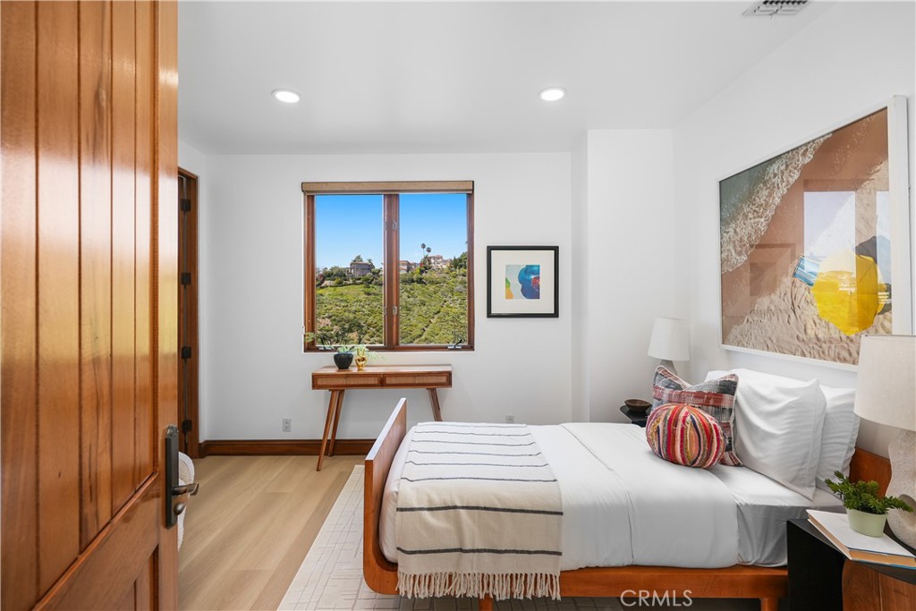 Laguna Beach, California, 92651, United States, 5 Bedrooms Bedrooms, ,6 BathroomsBathrooms,Residential,For Sale,1908512