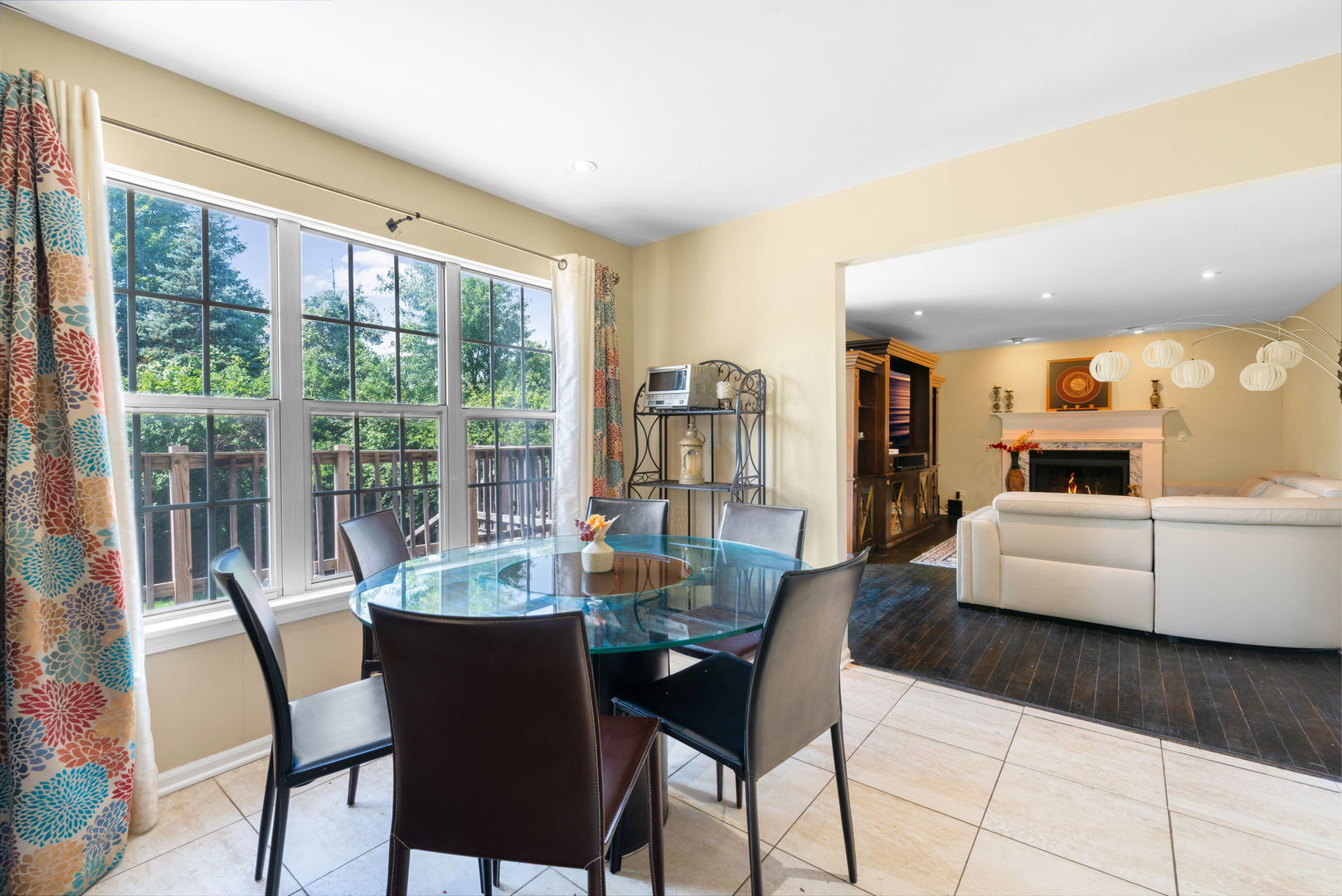 Carol Stream, Illinois, 60188, United States, 4 Bedrooms Bedrooms, ,4 BathroomsBathrooms,Residential,For Sale,1903494