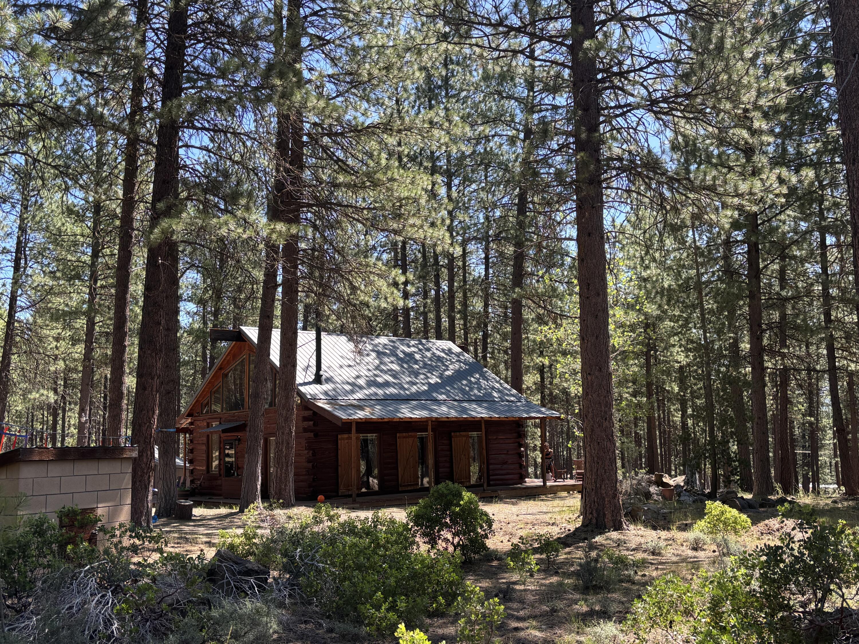 Bend, Oregon, 97707, United States, 2 Bedrooms Bedrooms, ,1 BathroomBathrooms,Residential,For Sale,1976090