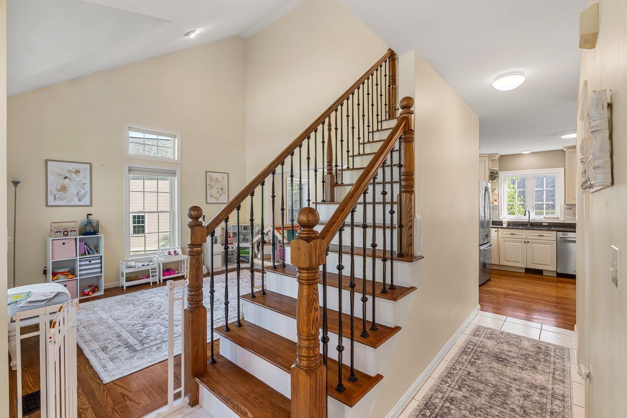 Exeter, New Hampshire, 03833, United States, 3 Bedrooms Bedrooms, ,2 BathroomsBathrooms,Residential,For Sale,1947077
