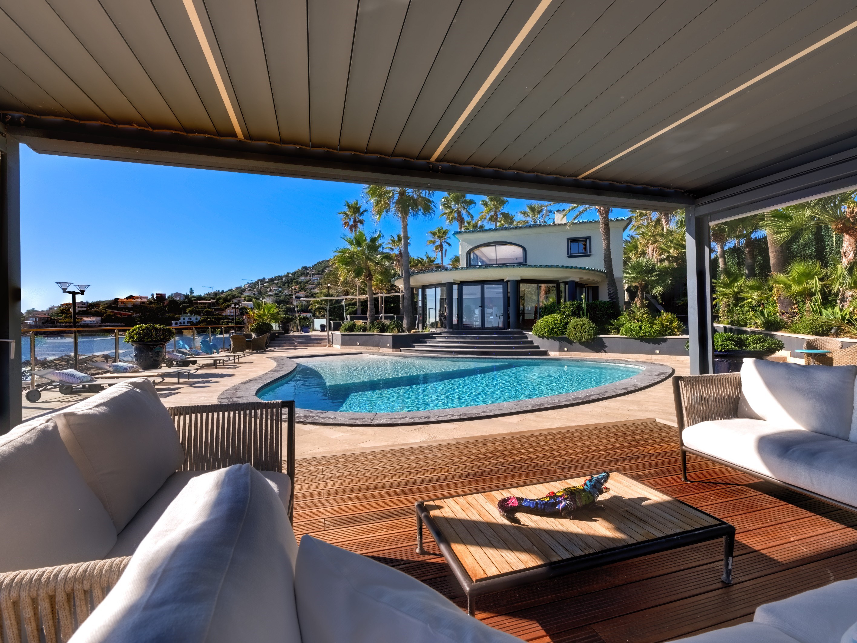  Seafront villa in Anthéor Corniche d’Or, French Riviera, Between Cannes and Sai… - 物件實景