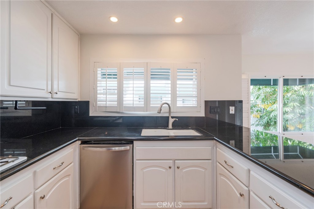 Huntington Beach, California, 92648, United States, 4 Bedrooms Bedrooms, ,3 BathroomsBathrooms,Residential,For Sale,1989716