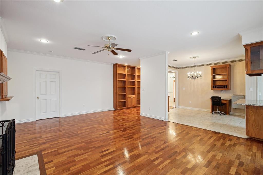 Denton, Texas, 76205, United States, 4 Bedrooms Bedrooms, ,4 BathroomsBathrooms,Residential,For Sale,1915796