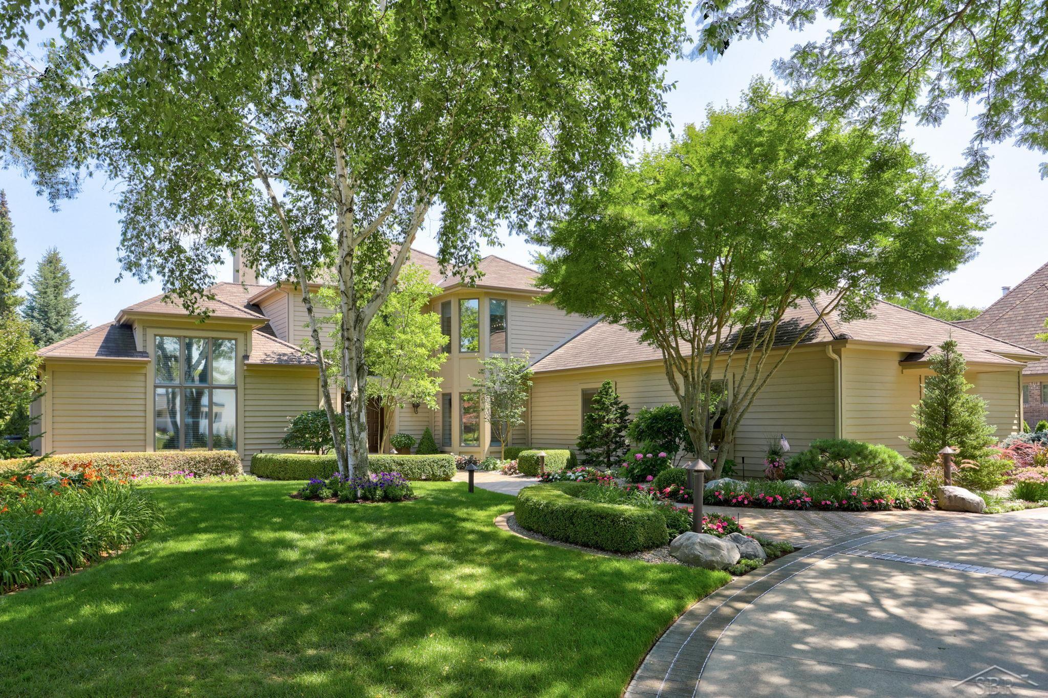 210 Golfview, Saginaw, Michigan, 48638, United States, 4 Bedrooms Bedrooms, ,6 BathroomsBathrooms,Residential,For Sale,210 Golfview,1320030