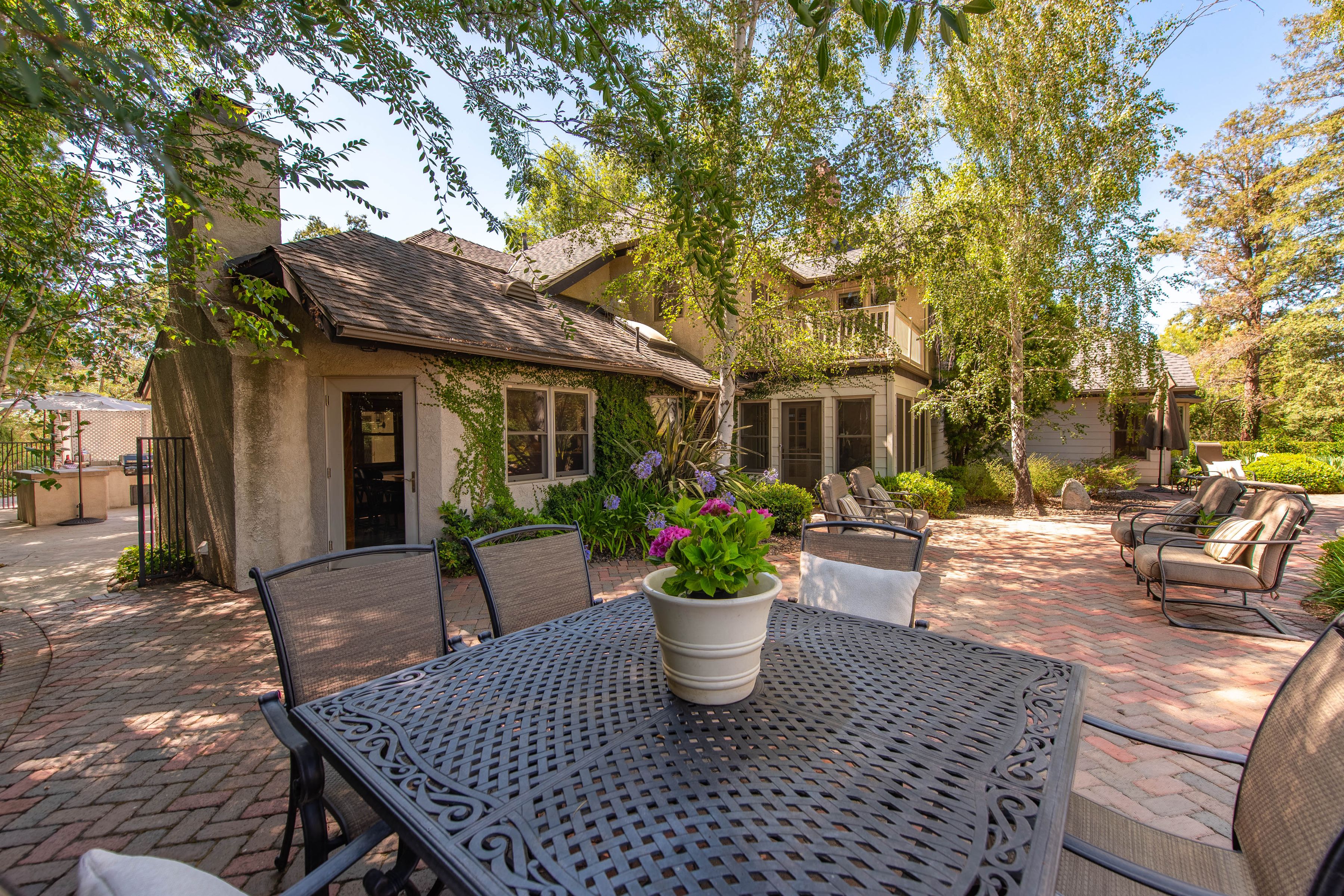  Gated Estate on Nearly 2 Acres - 物件實景