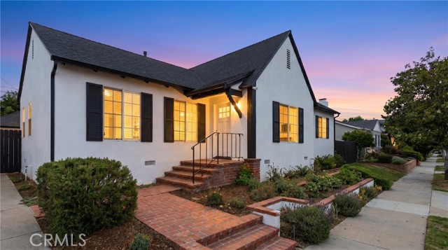 Los Angeles, California, 90043, United States, 3 Bedrooms Bedrooms, ,3 BathroomsBathrooms,Residential,For Sale,2049255