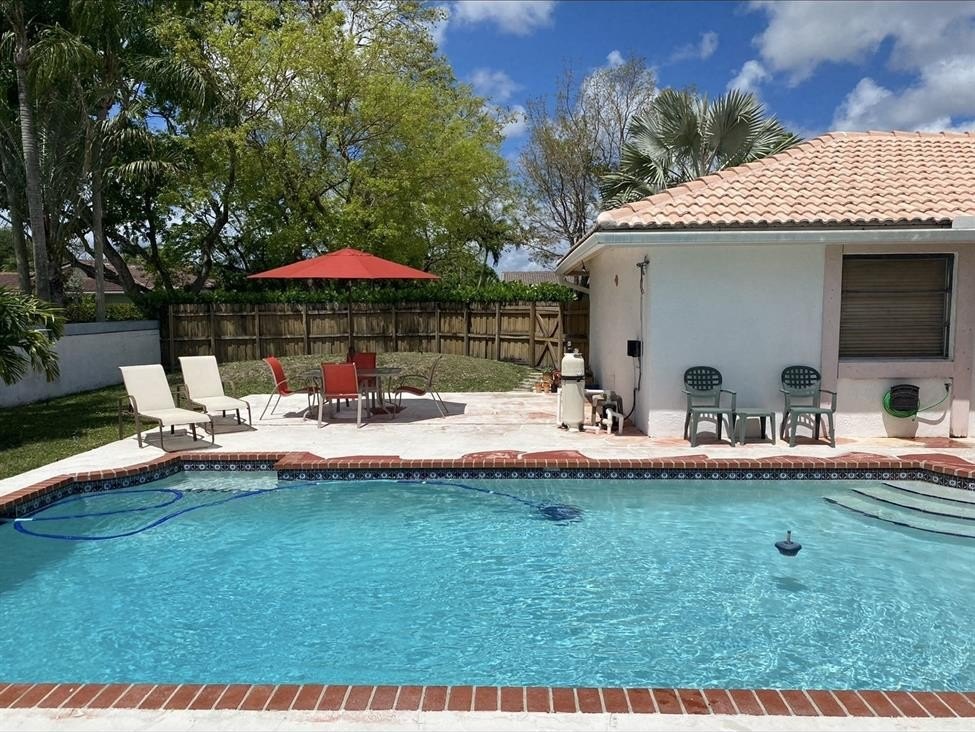 Coral Springs, Florida, 33071, United States, 3 Bedrooms Bedrooms, ,2 BathroomsBathrooms,Residential,For Sale,1973881