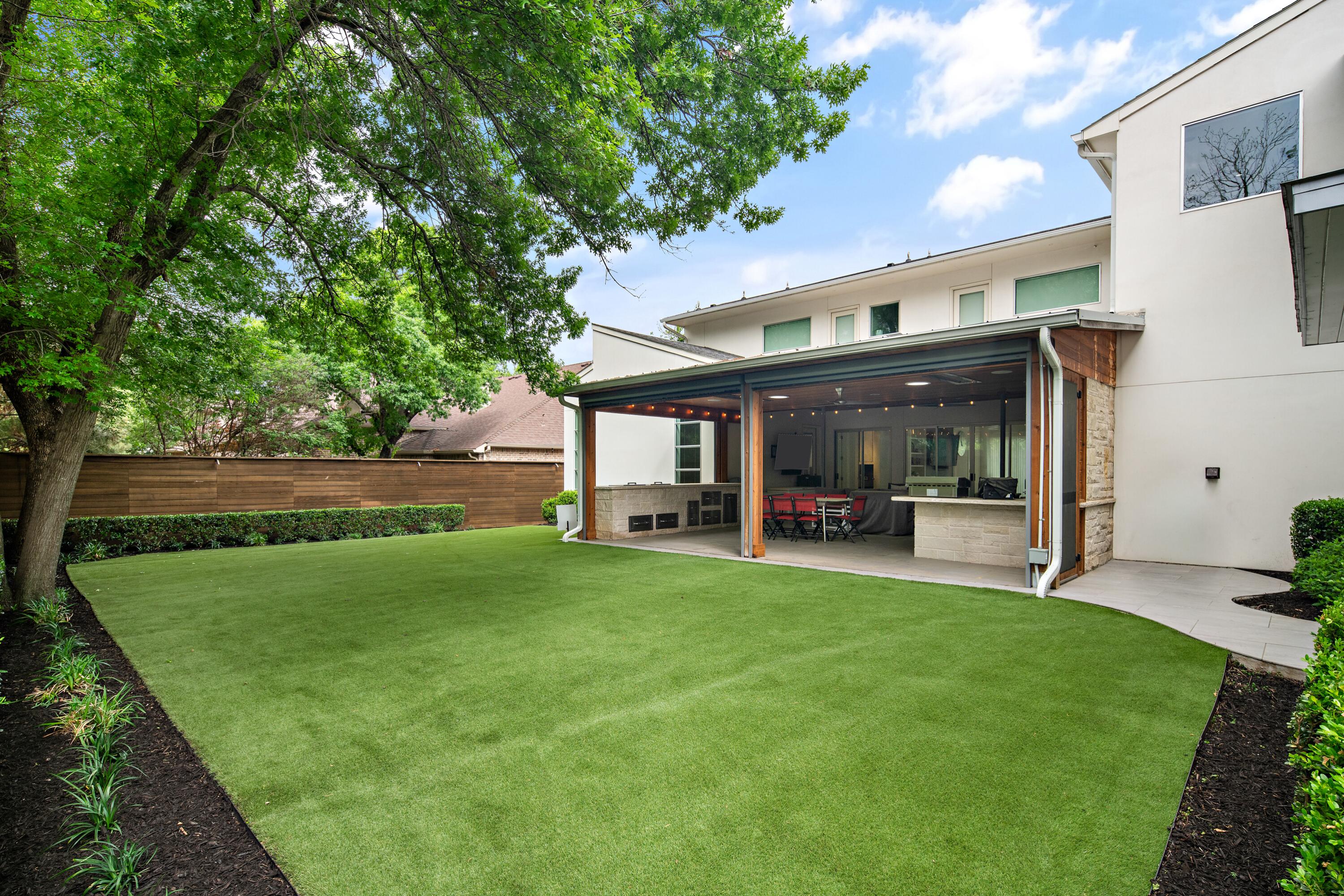  Modern, Distinctive, and Thoughtfully Designed in Melshire Estates - 物件實景