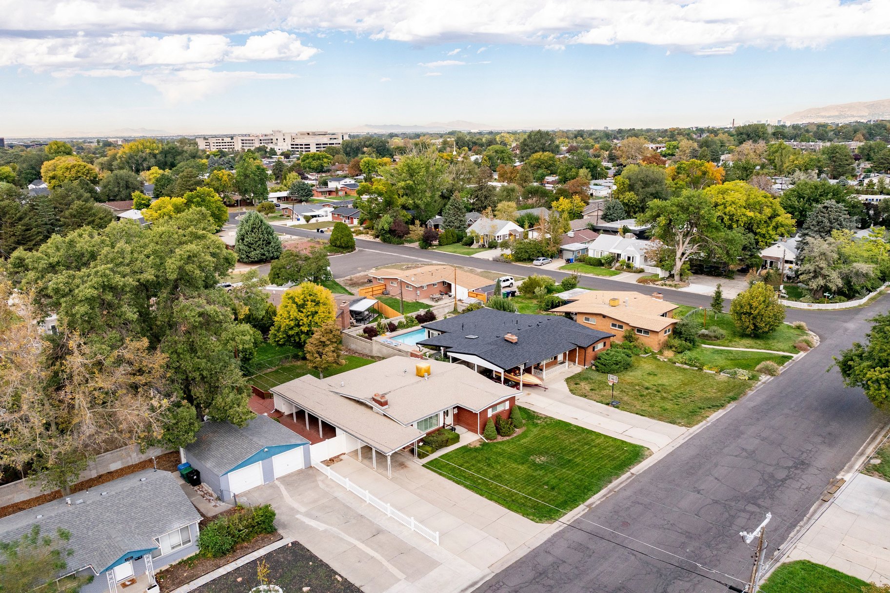  Single Level Living opportunity in the heart of Millcreek - 物件實景