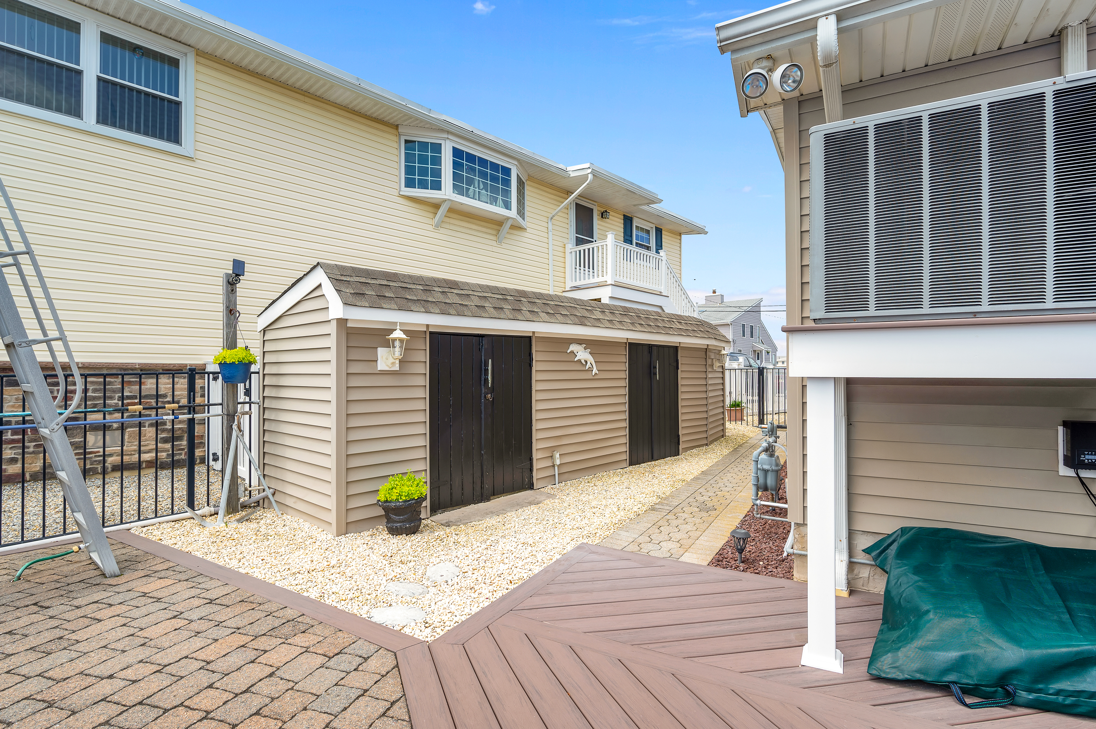  Spacious Waterfront Ranch With In-Ground Pool - 物件實景