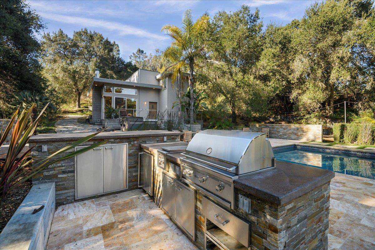 Los Altos Hills, California, 94022, United States, 5 Bedrooms Bedrooms, ,5 BathroomsBathrooms,Residential,For Sale,1907317