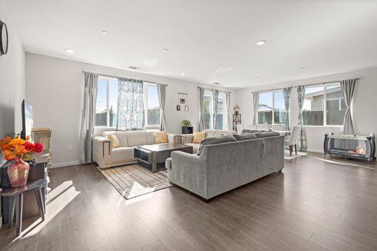 Lathrop, California, 95330, United States, 4 Bedrooms Bedrooms, ,3 BathroomsBathrooms,Residential,For Sale,2000670