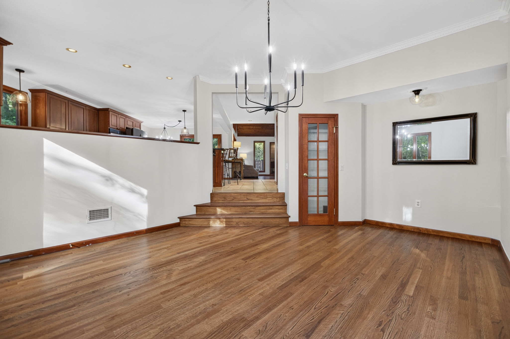  Modern Living and Effortless Entertaining Tucked Away on 1.5 Acres - 物件實景