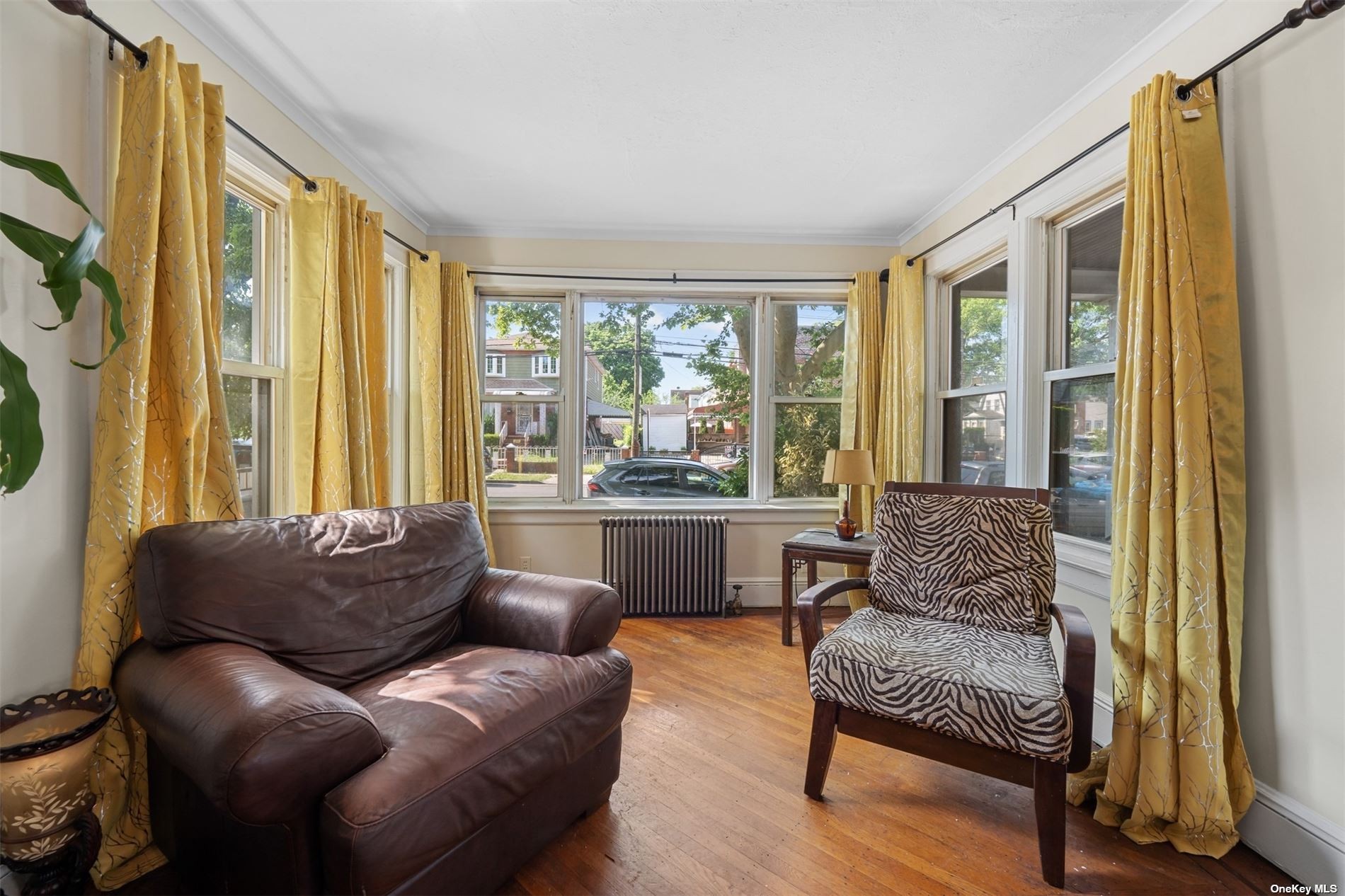 Hollis, New York, 11423, United States, 3 Bedrooms Bedrooms, ,2 BathroomsBathrooms,Residential,For Sale,1931639